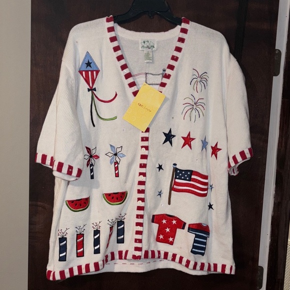 Vintage White Cardigan with Red and Blue Accents - Picture 1 of 3